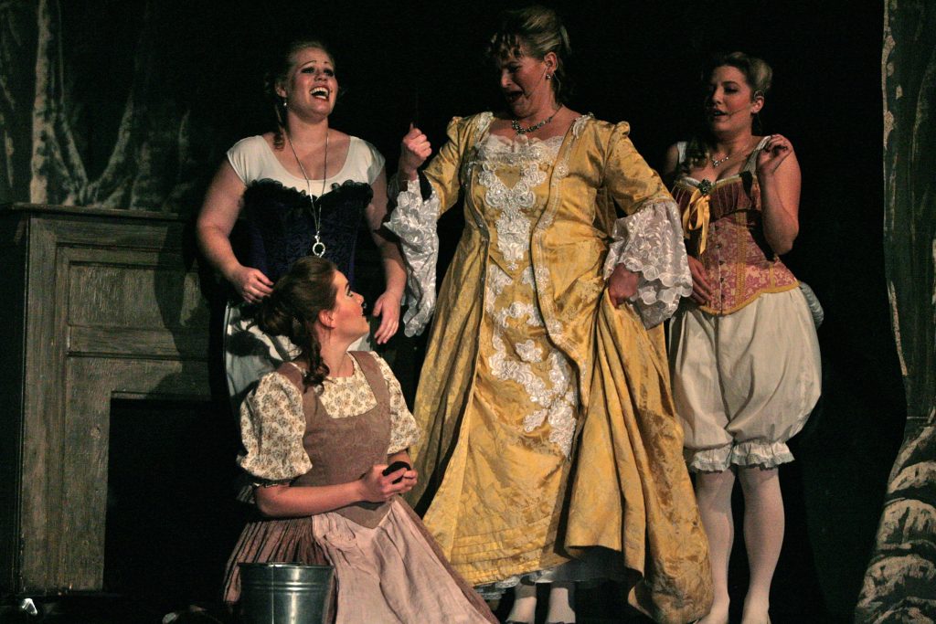 Into the Woods Stepmother and Stepsisters